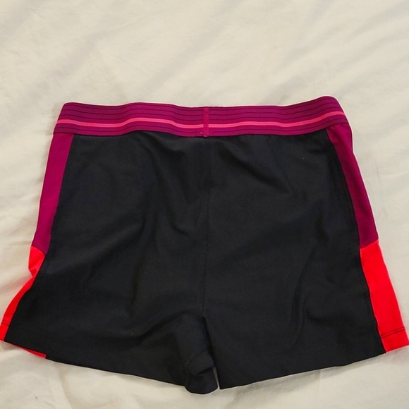 Under armour shorts - Picture 2 of 2